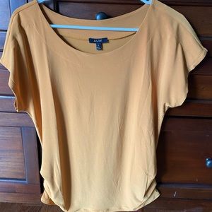 Women’s blouse size small